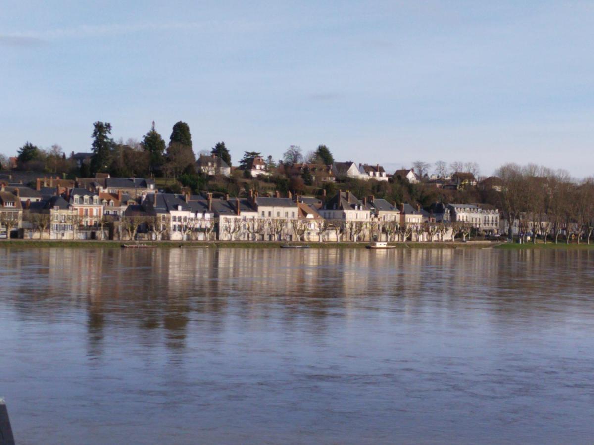 Bord De Loire Hotel Gien Bagian luar foto